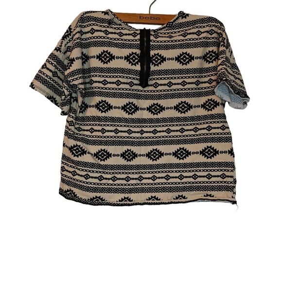 Forever 21 Aztec Print Crop Top - Picture 2 of 4